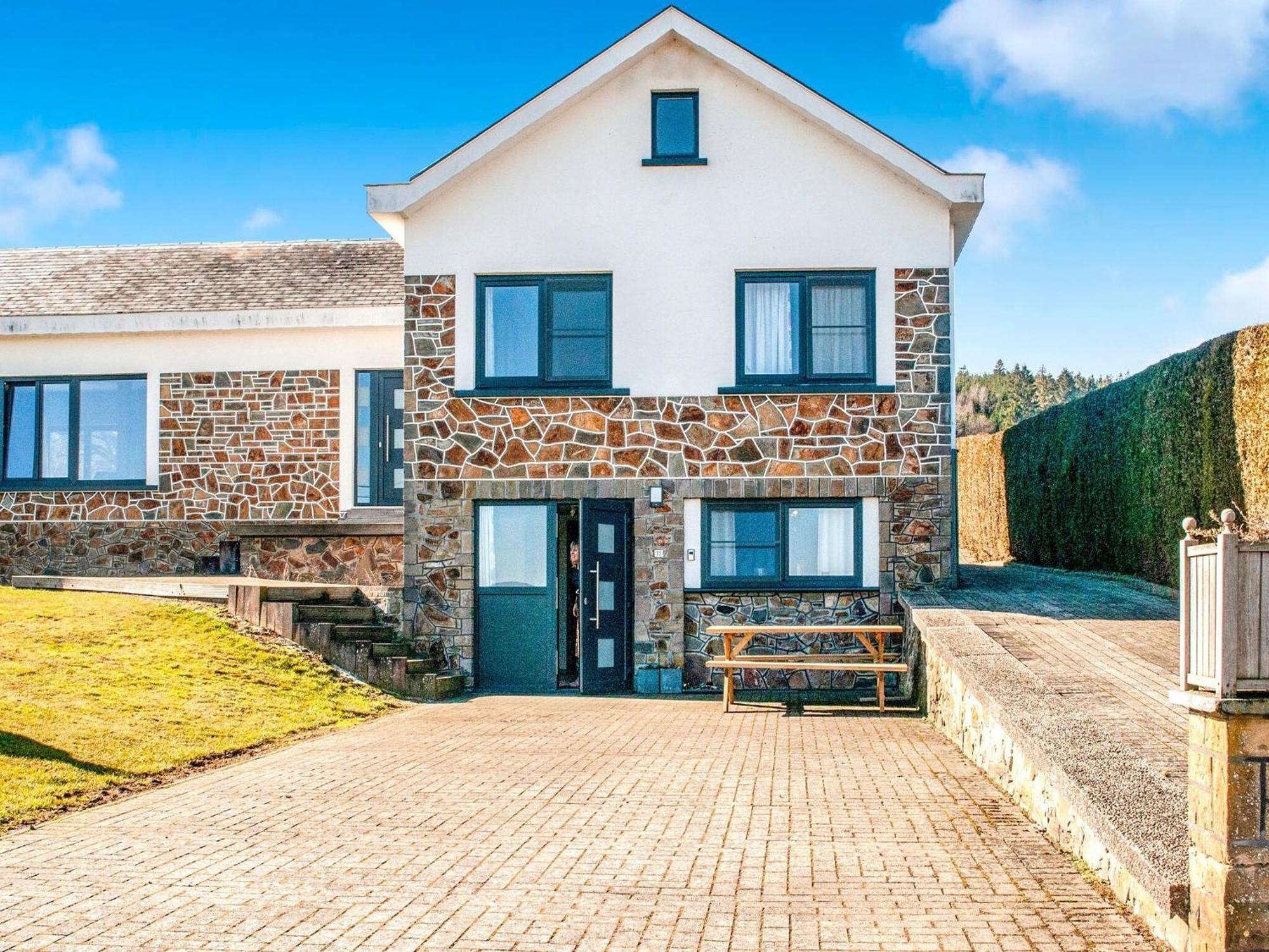 Sophisticated Holiday Home In Lierneux Near Forest Kültér fotó
