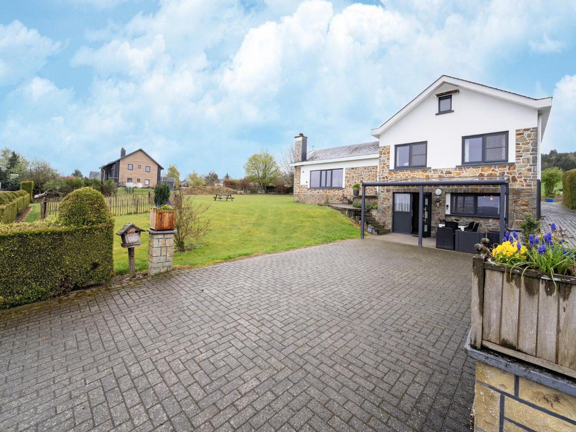 Sophisticated Holiday Home In Lierneux Near Forest Kültér fotó